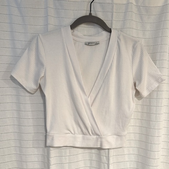 Zara Tops - Zara Trafaluc White Ribbed Crop Short Sleeve Shirt